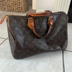 Louis Vuitton “Speedy” 35